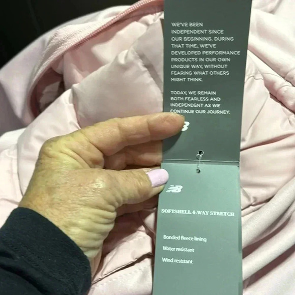 New Balance Hooded Fleece lined puffer coat, water/wind resistant,zip up,pockets - Picture 15 of 16